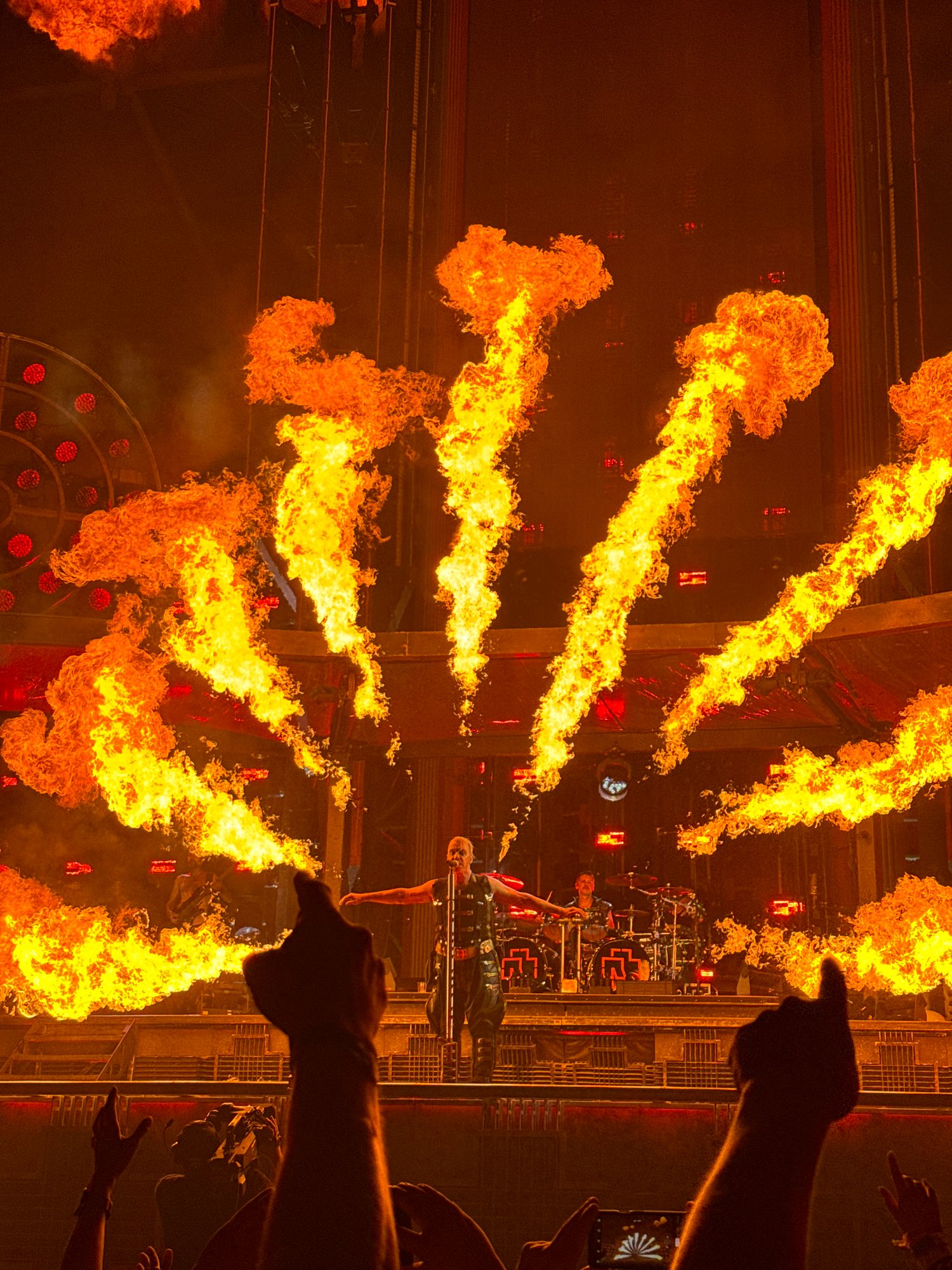Portada de la cobertura de Rammstein: el último show de la gira de estadios